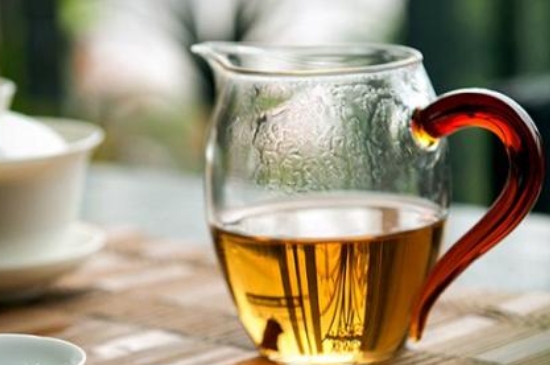 福鼎白茶能長(zhǎng)時(shí)間悶泡嗎，老白茶可以悶著喝嗎？