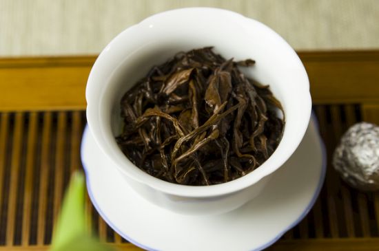 干吃茶葉致癌嗎，長期吃干茶葉的危害