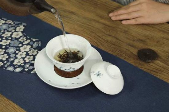 各類茶的注水方式，不同的茶泡茶時(shí)怎么注水