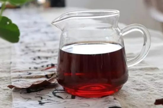 黑茶調(diào)理婦科病，女人喝黑茶好處太多了！