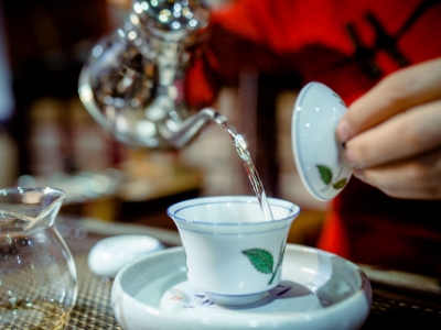 千萬(wàn)別做兼職茶藝師，女人學(xué)茶藝好嗎？