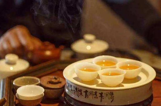 茶的三個(gè)禮儀，茶的禮儀小知識(shí)