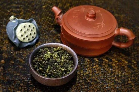 泡大紅袍、肉桂和水仙可以用一個紫砂壺嗎，可以摻一起沖泡么？