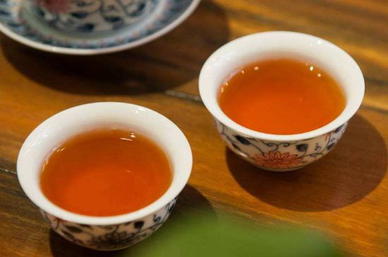 紅茶加蜂蜜的危害，蜂蜜泡茶葉的副作用