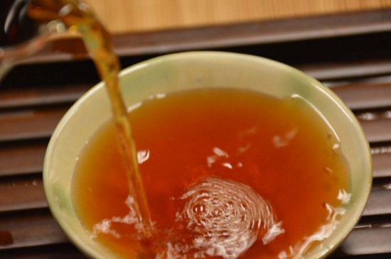 老茶浸蜜有什么功效，茶葉浸蜂蜜治咳嗽