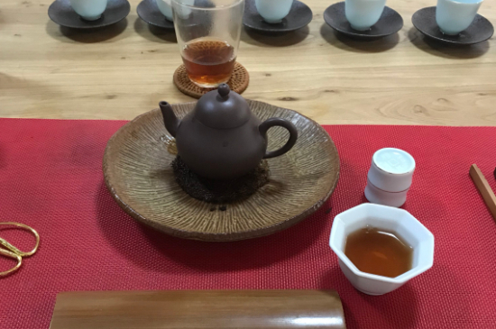 肉桂可以用紫砂壺沖泡嗎，紫砂壺能泡武夷巖茶肉桂用嗎？