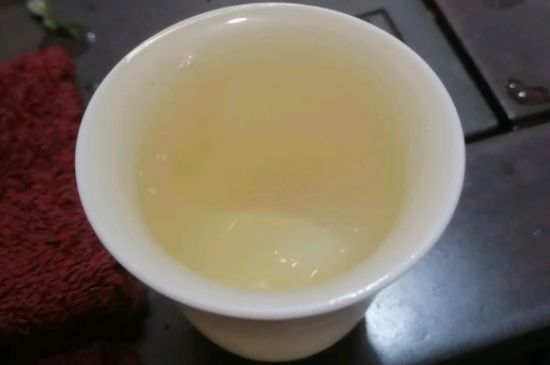 春茶上市白茶的好壞怎么區(qū)分，春白茶怎么分辨好不好？