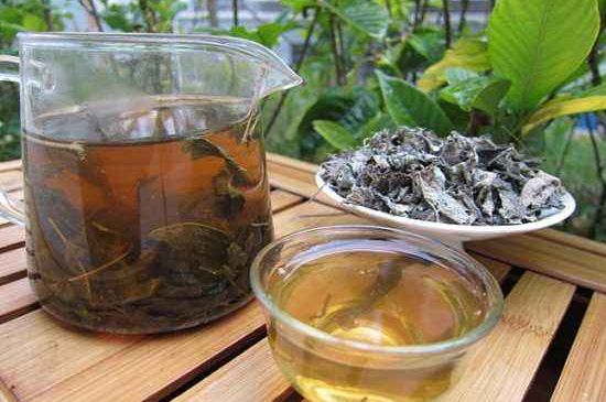 怎樣辨別莓茶發(fā)霉了，莓茶發(fā)霉和白霜的區(qū)別