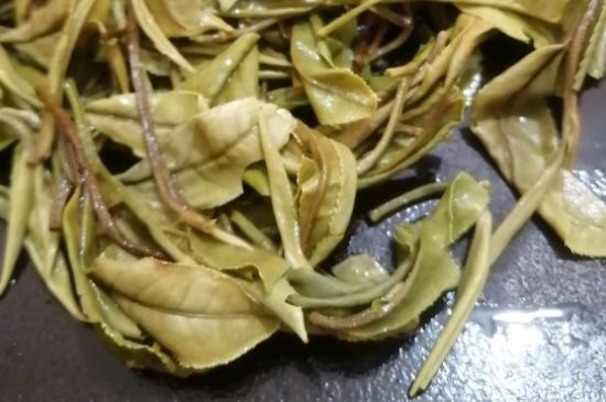 春茶上市白茶的好壞怎么區(qū)分，春白茶怎么分辨好不好？