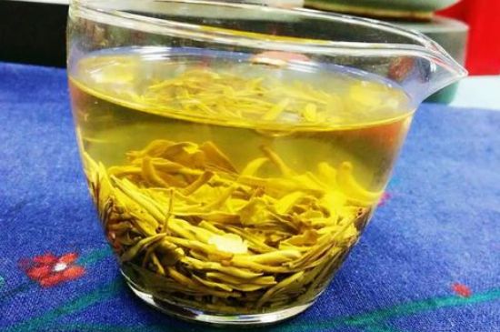 老茶和新茶哪個好，老茶好喝還是新茶好喝
