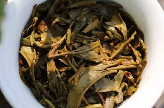 什么茶葉容易放香精，香精茶有什么危害？