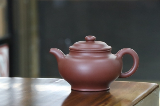 剛買的紫砂壺要怎么開壺養(yǎng)壺，<a href=http://www.junsn.com/chaju/zisha/ target=_blank class=infotextkey>紫砂壺開壺</a>與養(yǎng)壺的方式方法