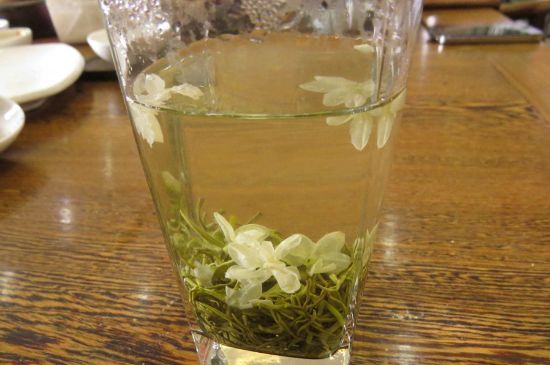 茉莉茶葉的功效與禁忌，什么人不適合喝茉莉花茶？
