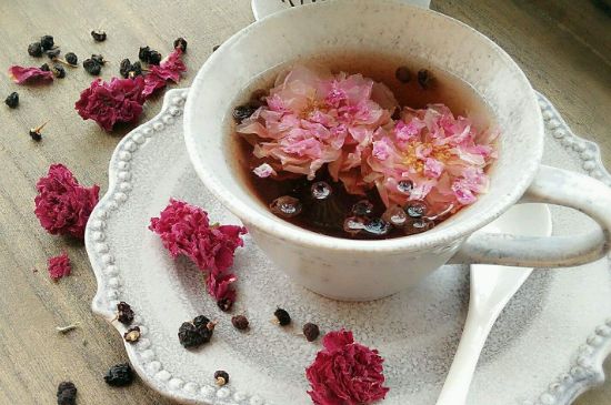 玫瑰花的最佳搭配，喝玫瑰花茶搭配什么喝好？