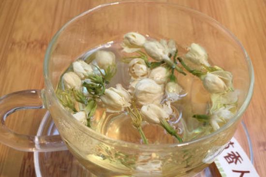 茉莉泡水禁忌，茉莉干花泡水的功效與禁忌