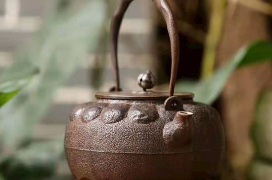 老鐵壺煮茶的害處，鐵壺為什么不能煮茶？