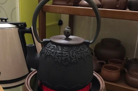鐵壺生銹燒的水有害嗎，鐵壺內(nèi)壁生銹怎么辦