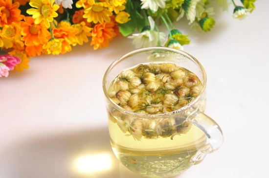 喝菊花茶有什么效果，女人長期喝菊花茶好嗎？