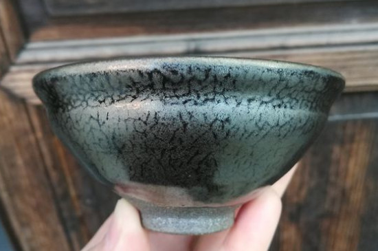 怎么鑒別建盞化學(xué)釉，真假建盞的對比與辨別
