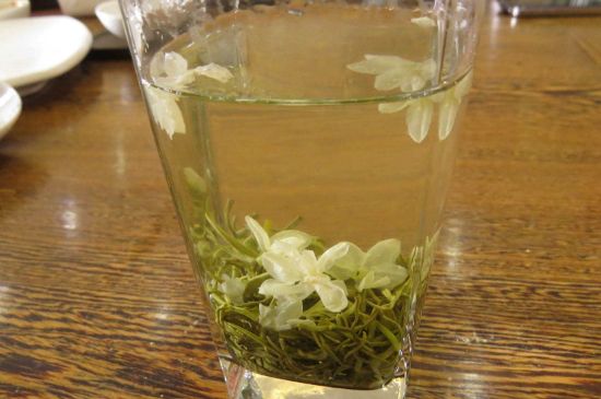 茉莉龍珠可以和什么一起泡茶，茉莉龍珠茶能加蜂蜜嗎？