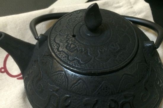 鑄鐵壺開壺方法，鑄鐵茶壺怎么開壺方法