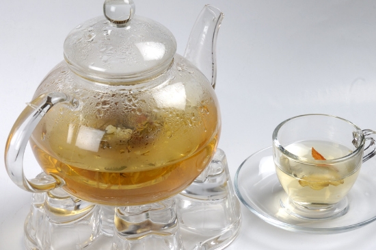經(jīng)常菊花泡水好嗎，喝菊花茶有什么好處？