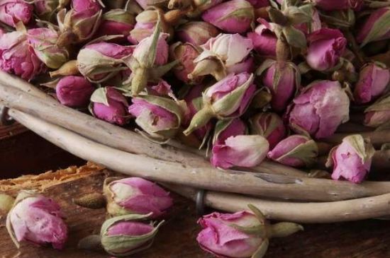 玫瑰花茶是應(yīng)該煮還是蒸，玫瑰花茶是不是煮一下效果更好？