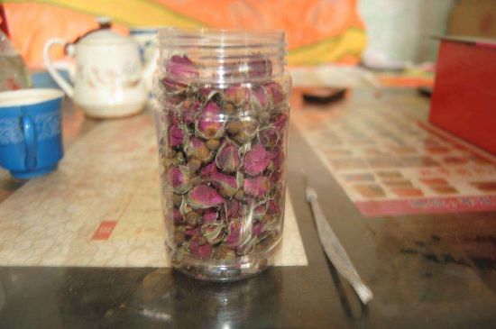 玫瑰花茶上火嗎，盲目喝玫瑰花茶易上火