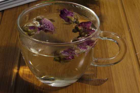 玫瑰花和茉莉茶一起泡有什么作用，玫瑰茉莉花茶的功效