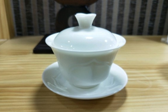 常見的七大材質(zhì)的茶具優(yōu)缺點，用什么材質(zhì)的茶具泡茶最好？