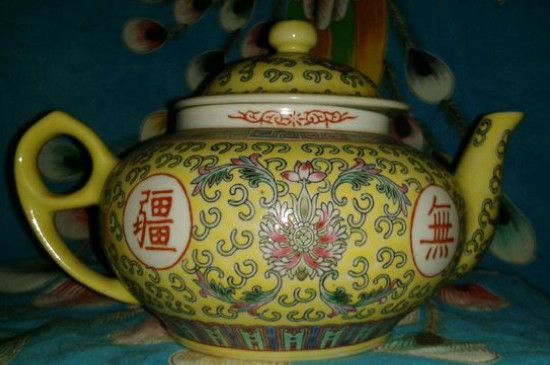 瓷壺適合泡什么茶，瓷器茶具喝什么茶好