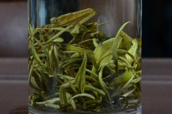 茉莉龍珠什么季節(jié)喝，夏天適合喝茉莉龍珠茶