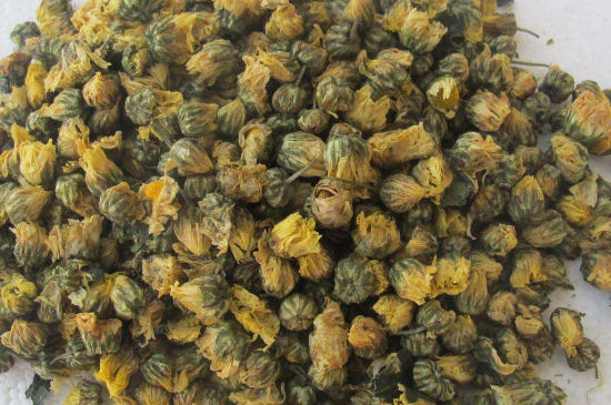 菊花茶大朵小朵有什么區(qū)別，菊花喝大朵還是小朵？