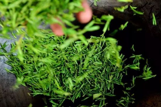 龍井茶炒茶葉怎么炒出好茶色，茶葉怎樣做出來(lái)最綠？