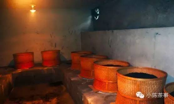 怎樣炭焙巖茶？揭秘武夷巖茶的炭焙技藝
