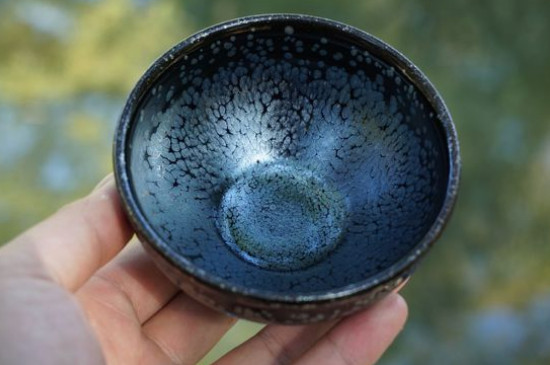 怎么鑒別建盞化學(xué)釉，真假建盞的對比與辨別