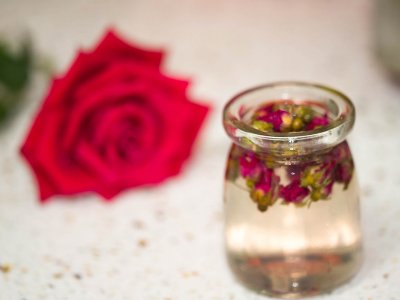 玫瑰花茶能豐胸嗎，天然豐胸花茶