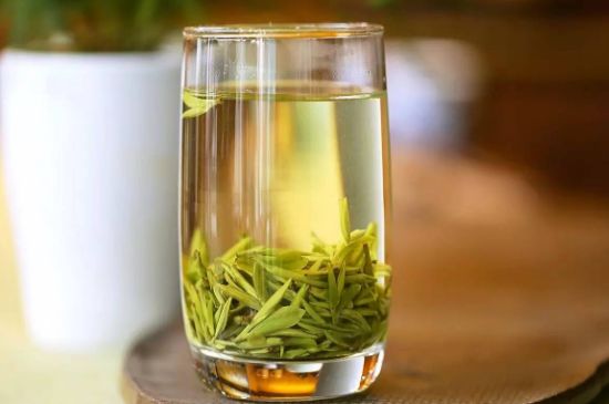 雀舌和竹葉青的區(qū)別，雀舌對比竹葉青圖片