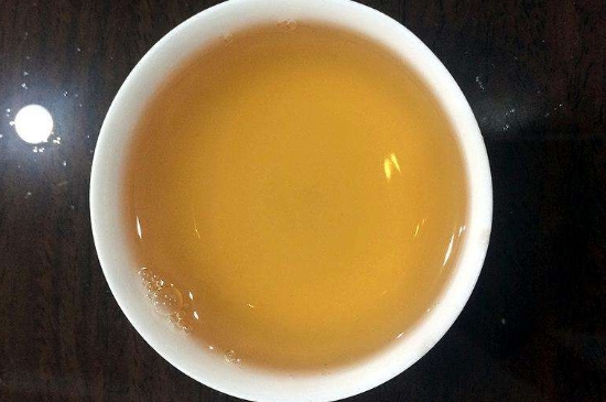 白茶三年為藥七年為寶的原理，為什么說一年茶三年藥七年寶？