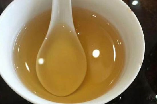 女人喝金駿眉的好處和壞處，女性喝金駿眉可減肥養(yǎng)顏