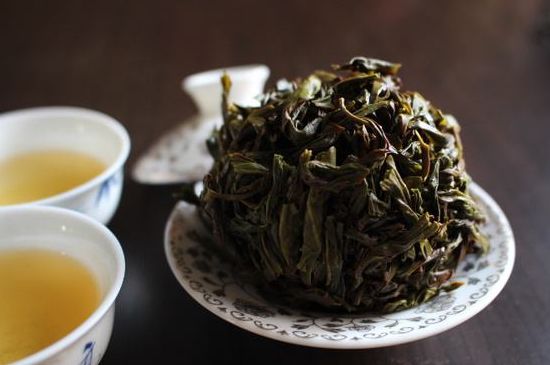 鴨屎香特點(diǎn)介紹，鳳凰單叢茶鴨屎香的口感和來(lái)歷