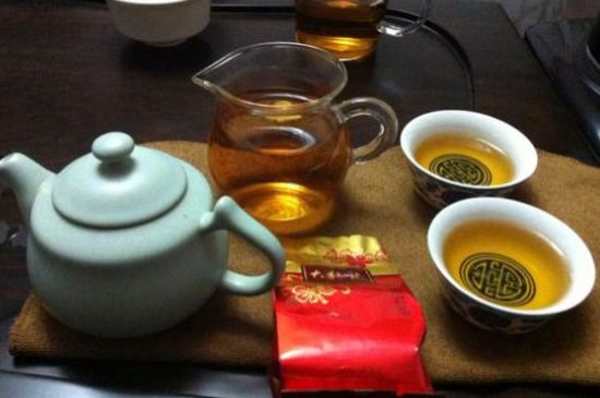 肉桂茶和大紅袍哪個貴，武夷山肉桂與大紅袍的價格比較