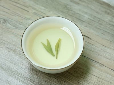 竹葉青茶怎么樣，檔次較高味道略苦價格比較貴