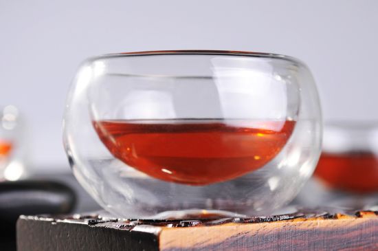 紅茶放置10年還能喝嗎，多年過期紅茶居然還能喝？