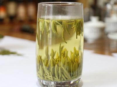 竹葉青茶怎么樣，檔次較高味道略苦價格比較貴