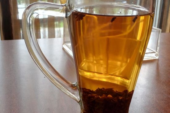 紅茶放置10年還能喝嗎，多年過期紅茶居然還能喝？