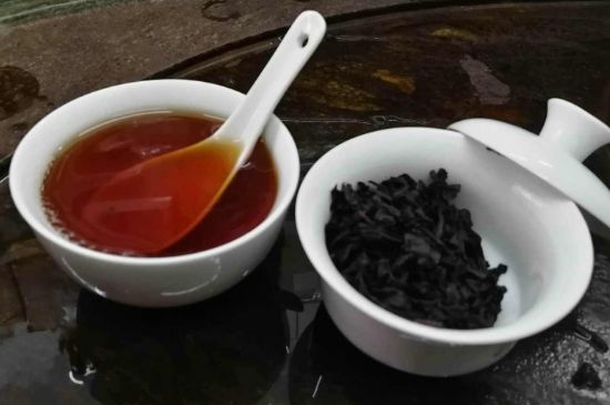 肉桂茶和大紅袍哪個貴，武夷山肉桂與大紅袍的價格比較
