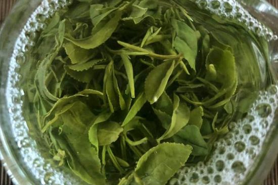 綠茶放了三年還能喝嗎，綠茶放久了喝了會(huì)怎樣