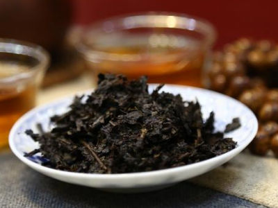 黑茶的功效與作用，長期喝黑茶有什么功效？