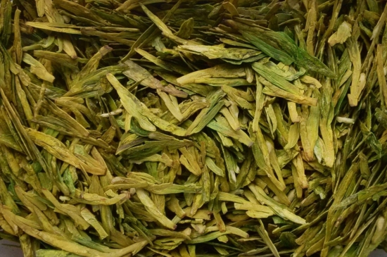 西湖龍井茶毫和發(fā)霉區(qū)別圖片，長霉的龍井茶葉會(huì)是什么樣？